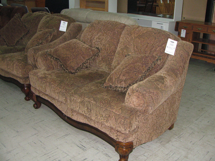 Brown Tapestry Loveseat w/ Toss Pillows, Showood - Item #UC8818-2