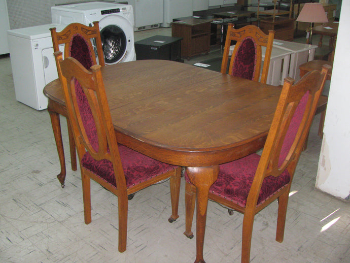 Antique Table & 4 Chairs - Item #UC9015-2