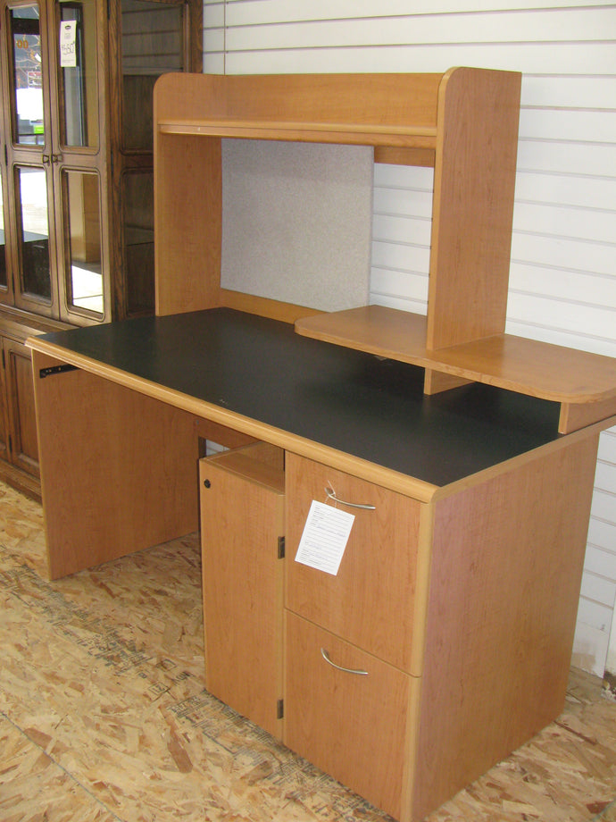 Desk w/ Hutch - Item #16721-1 FREE