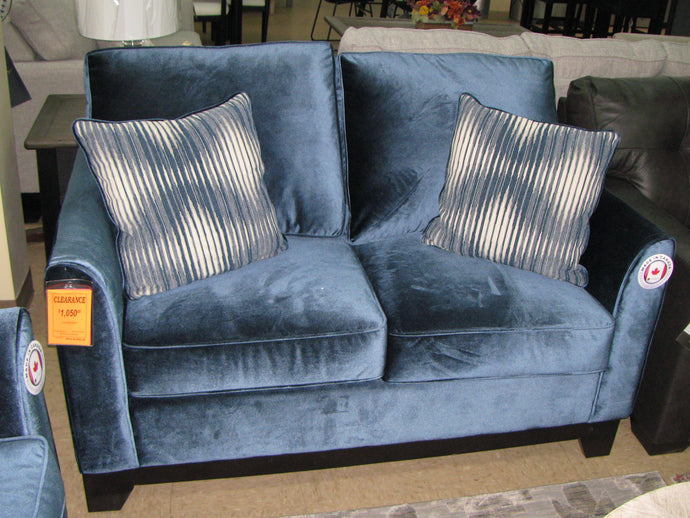 Dynasty Loveseat- 2585 Series