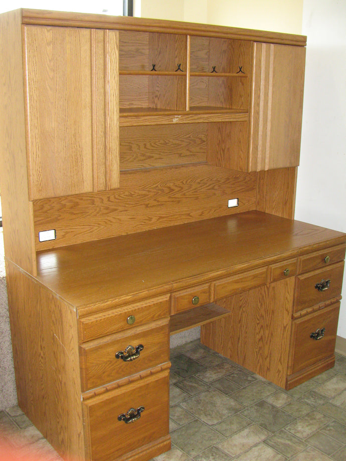 Oak Double Pedestal Desk w/ Hutch - Item #UC9404-1